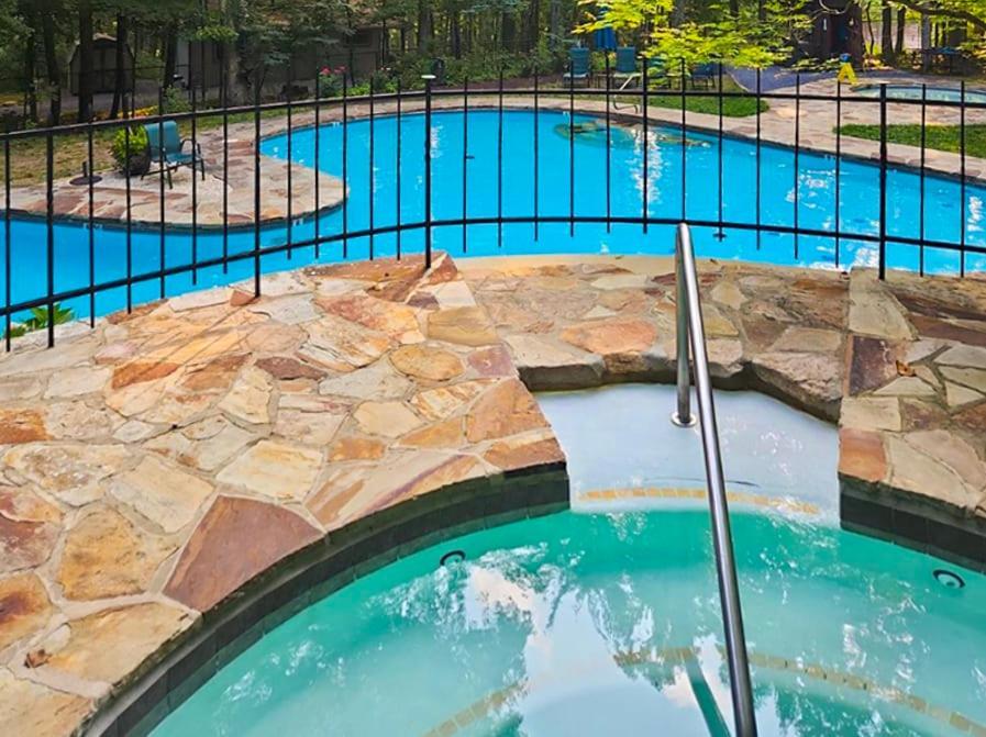 Chalet W Hot Tub, Large Deck, Grill, & Fast Wifi 伯克利斯普林斯 外观 照片